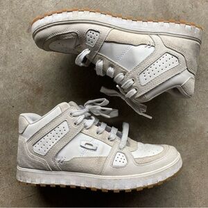Vintage Y2K Oakley Megajoule Sneakers White/Gray Skater
Size 8 Men’s